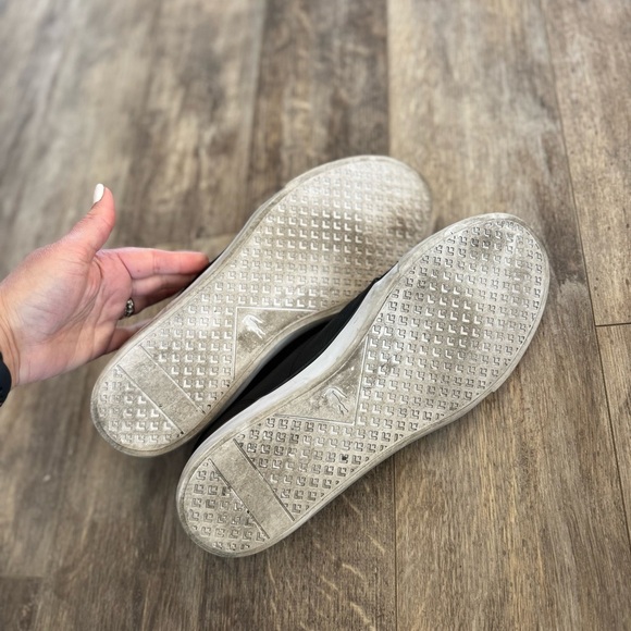 Lacoste Minzah Low-Profile Black Faux-Leather Sneakers - Picture 6 of 10